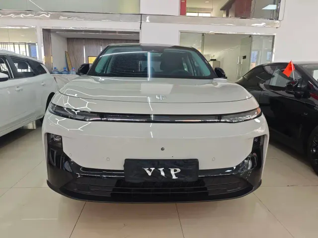 Leapmotor B10 — Фото автомобиля 2