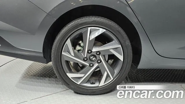 Hyundai Avante CN7 — Фото автомобиля 5