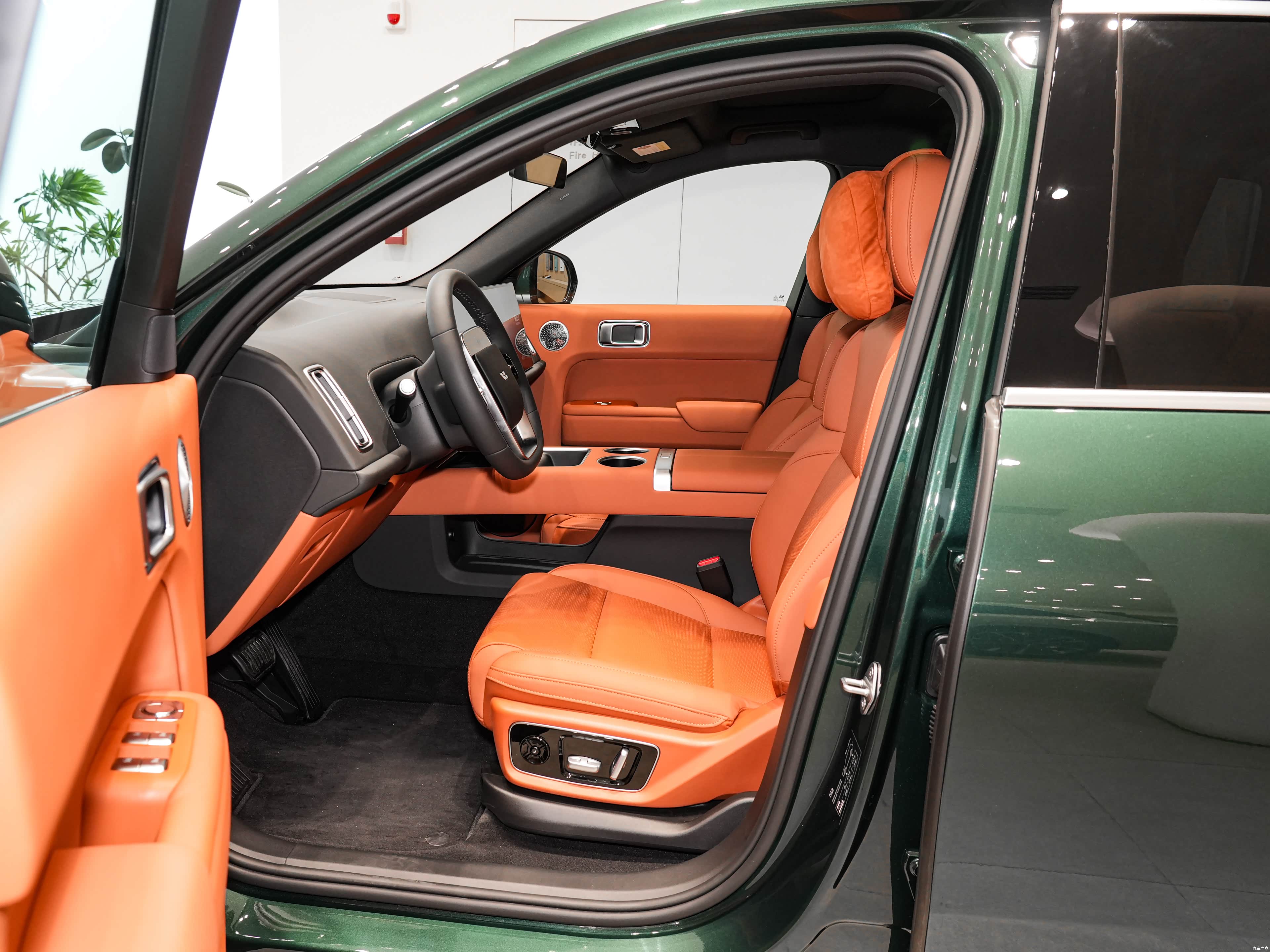 Li Auto L7 — Фото автомобиля 6