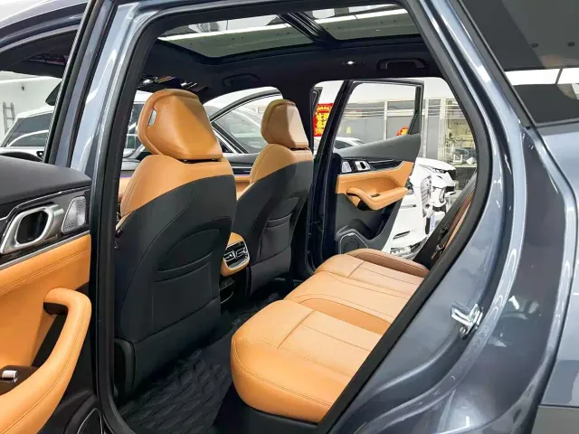 Geely Boyue L — Фото автомобиля 8