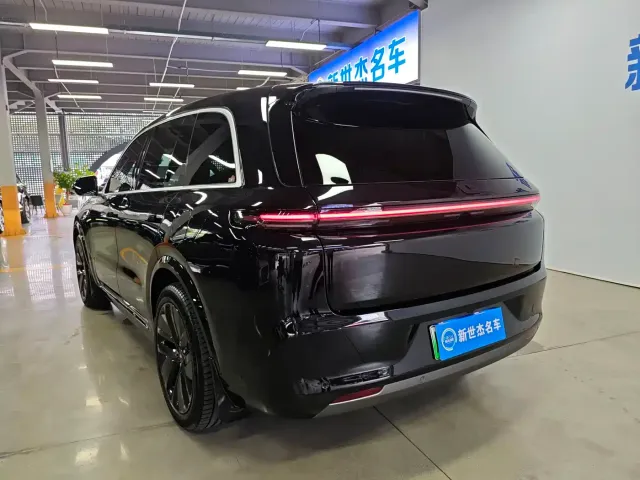 Li Auto Li L8 2024 Max — Фото автомобиля 15