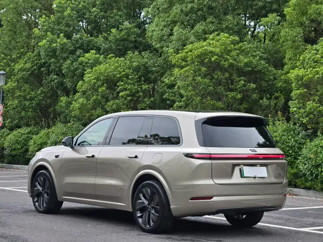 Li Auto L9 — Фото автомобиля 4