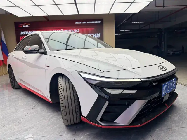 Hyundai Elantra — Фото автомобиля 3