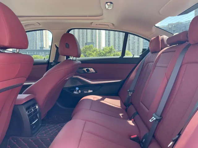 BMW 3 Series — Фото автомобиля 10
