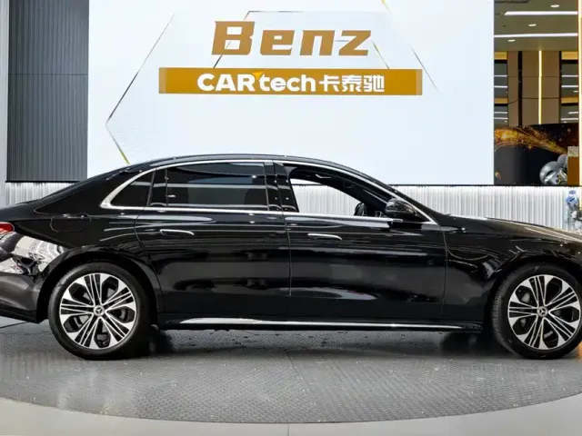 Mercedes-Benz E-Class — Фото автомобиля 4