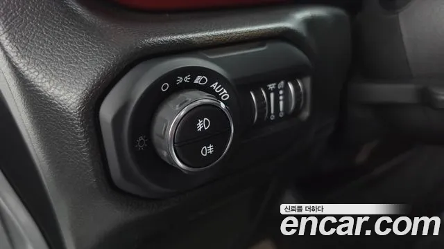 Jeep Wrangler JL — Фото автомобиля 16