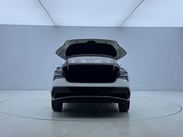 Hyundai Elantra — Фото автомобиля 8