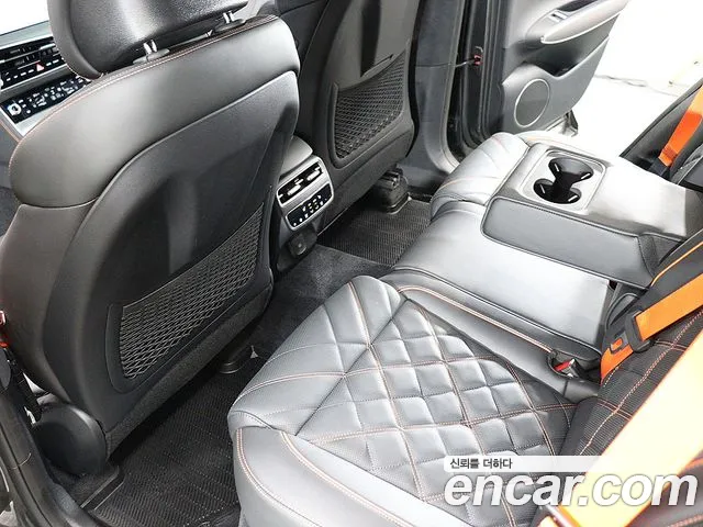 Genesis GV70 — Фото автомобиля 12