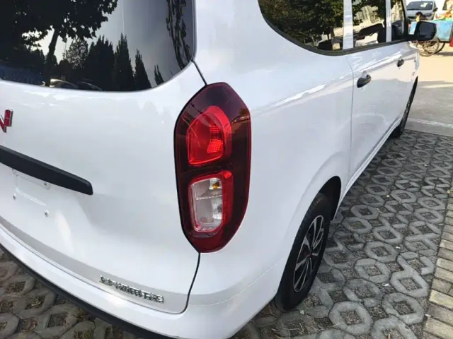 Wuling Hongguang — Фото автомобиля 7