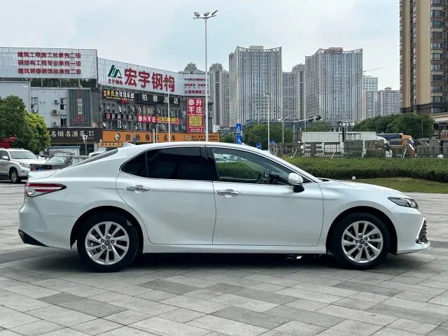 Toyota Camry — Фото автомобиля 5