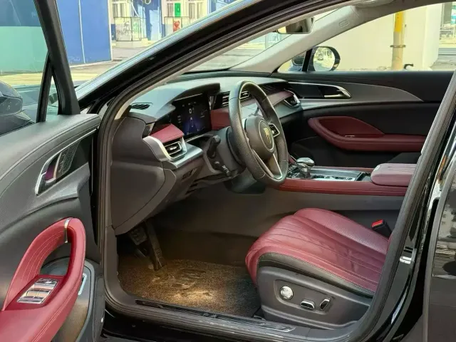 Hongqi H5 — Фото автомобиля 7