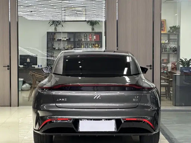 IM Motors L7 — Фото автомобиля 8