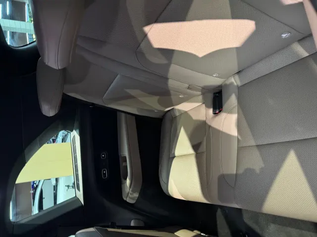 Li Auto Li L8 2025 Ultra Smart Renewal Edition — Фото автомобиля 10