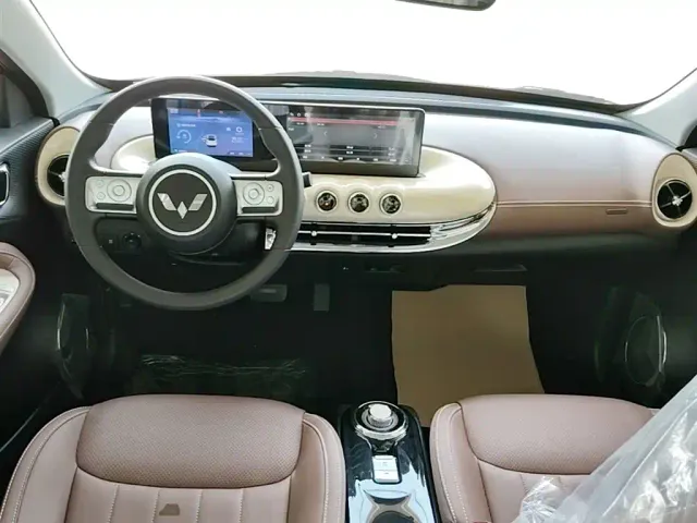 Wuling Bingo — Фото автомобиля 9