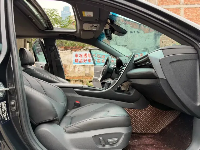 Toyota Avalon — Фото автомобиля 13