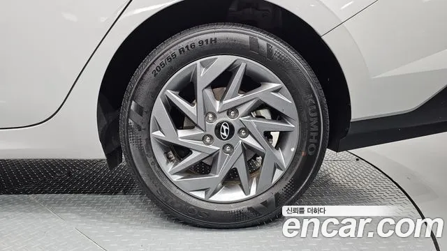 Hyundai AVANTE — Фото автомобиля 21