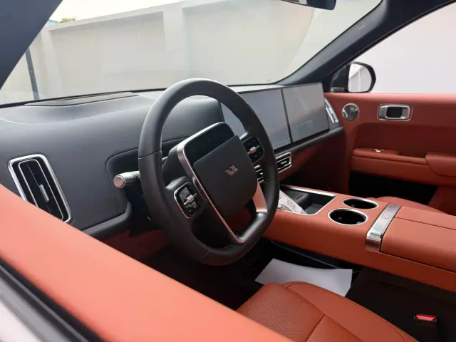 Li Auto L9 — Фото автомобиля 9