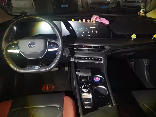 Changan Eado — Фото автомобиля 12
