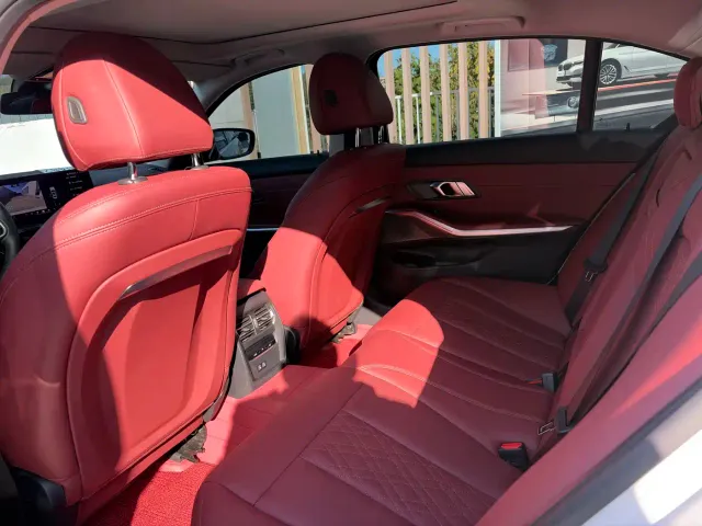 BMW 3 Series — Фото автомобиля 3