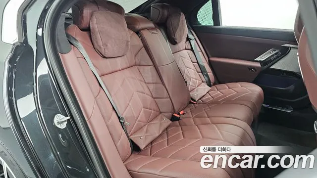 BMW 7-Series 7 серия (G70) 740i sDrive M Sport — Фото автомобиля 11