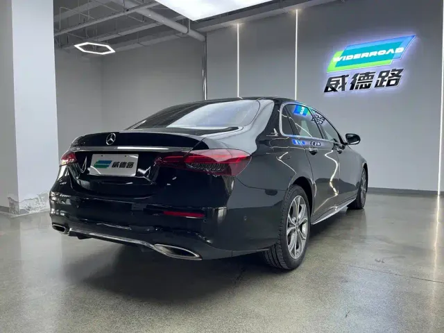 Mercedes-Benz E-Class — Фото автомобиля 6