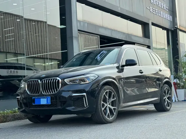 Фотография автомобиля — BMW X5