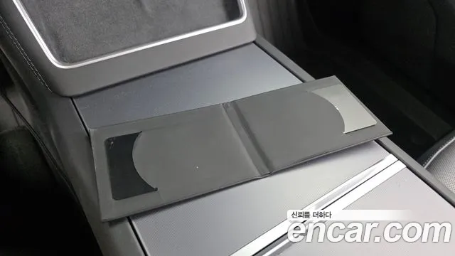 Tesla Model Y — Фото автомобиля 27
