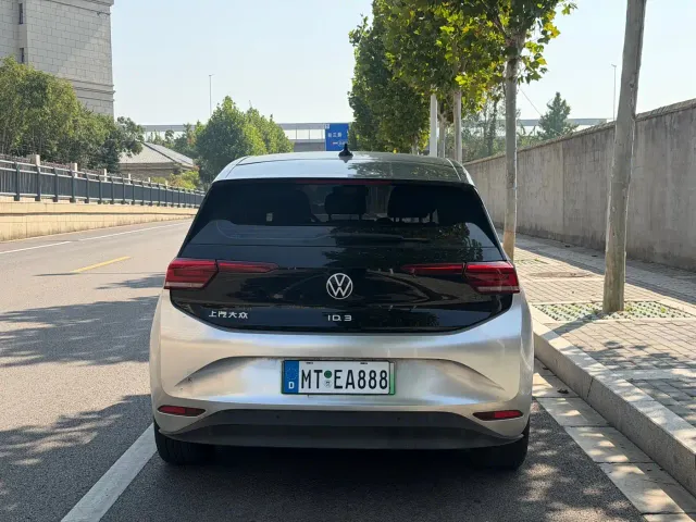Volkswagen ID.3 — Фото автомобиля 5
