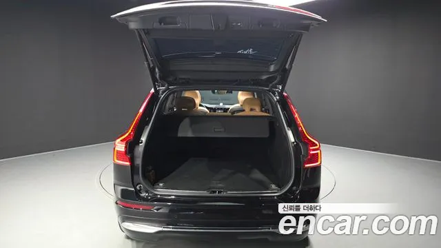 Volvo XC60 Generation 2 — Фото автомобиля 27