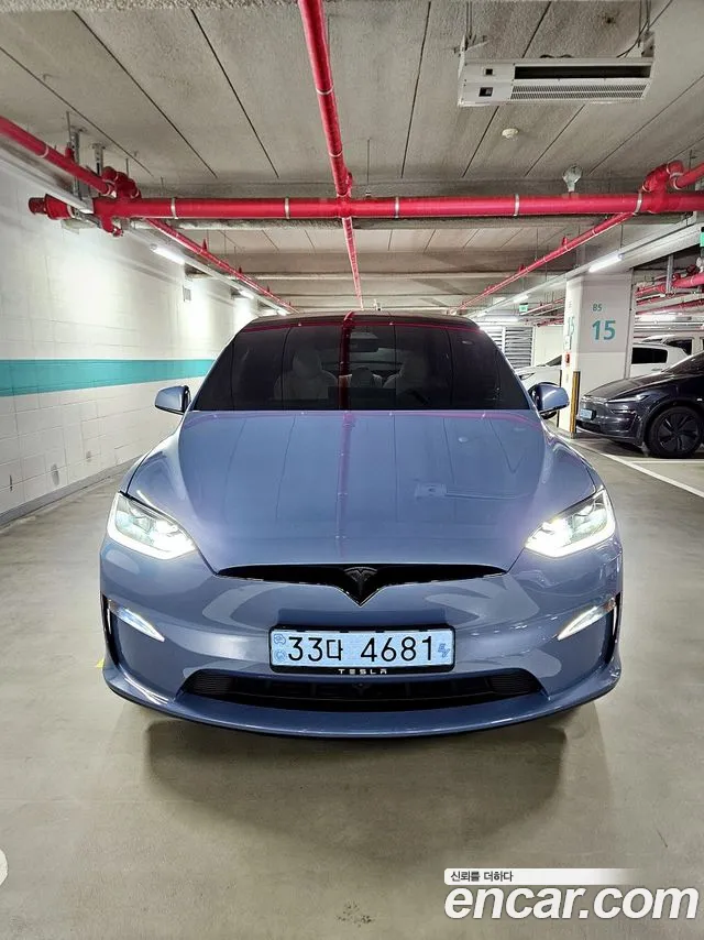 Tesla Model X — Фото автомобиля 3