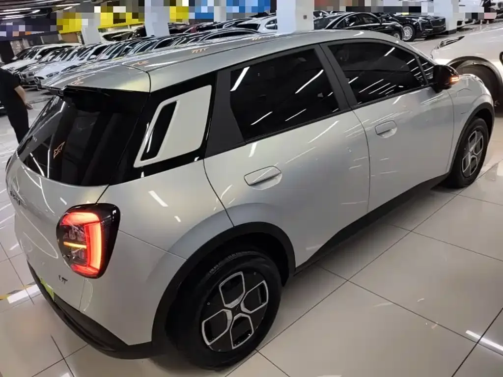 Aion AION UT 2025 Model 330 Starlight Edition — Фото автомобиля 6