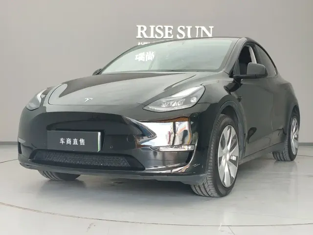 Фотография автомобиля — Tesla Model Y
