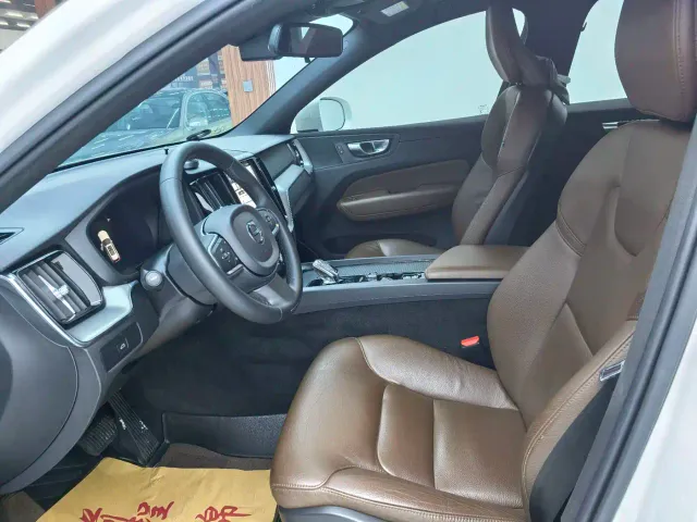 Volvo XC60 — Фото автомобиля 4