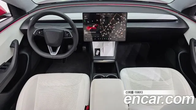 Tesla Model 3 — Фото автомобиля 10
