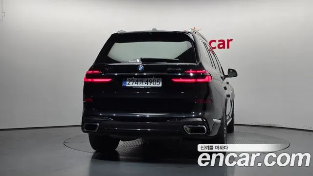 BMW X7 — Фото автомобиля 4