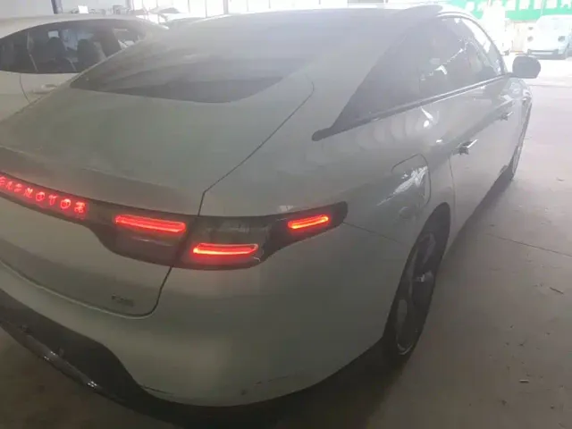 Leapmotor C01 — Фото автомобиля 6