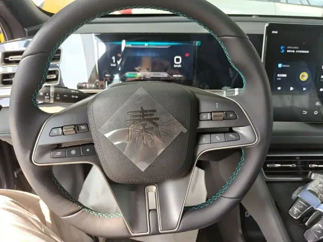 BYD Qin L — Фото автомобиля 10