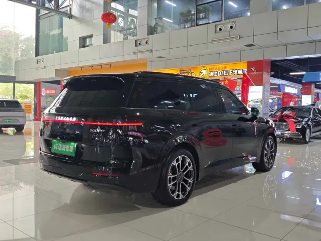 Lynk & Co 900 — Фото автомобиля 23