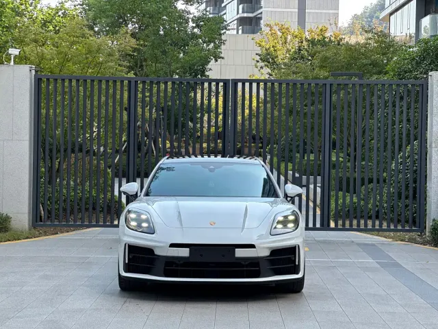 Porsche Panamera — Фото автомобиля 2