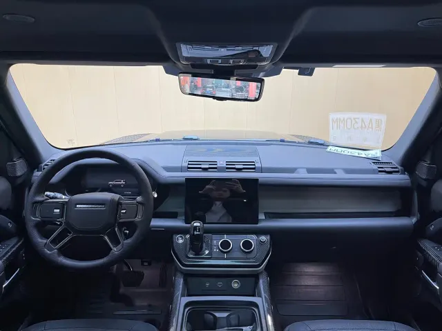Land Rover Defender — Фото автомобиля 5
