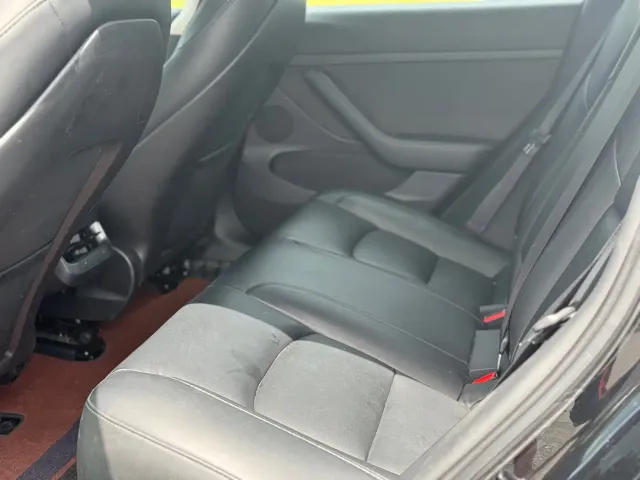 Tesla Model 3 — Фото автомобиля 5