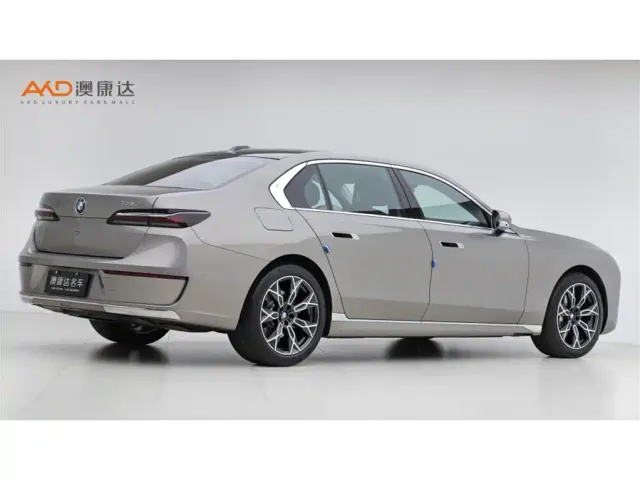 BMW 7 Series — Фото автомобиля 3