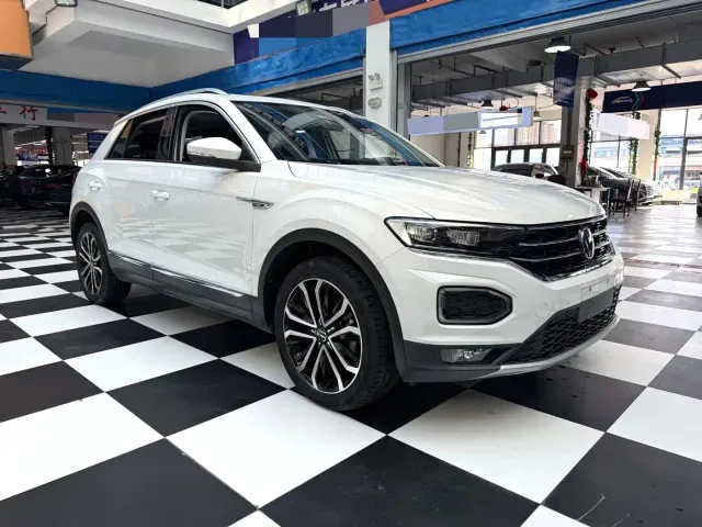 Volkswagen T-Roc — Фото автомобиля 3