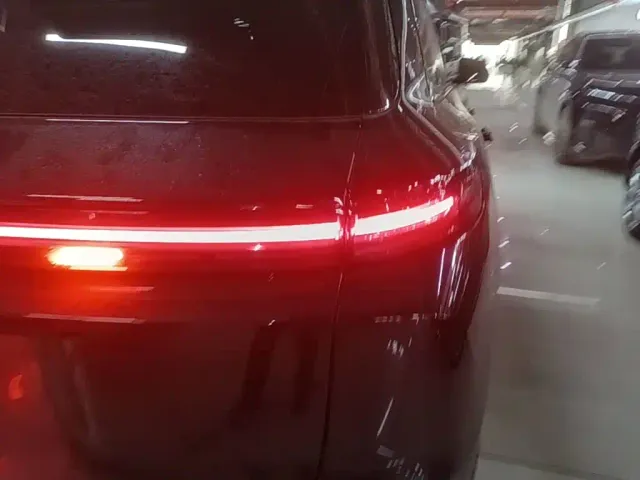 Li Auto L7 — Фото автомобиля 7