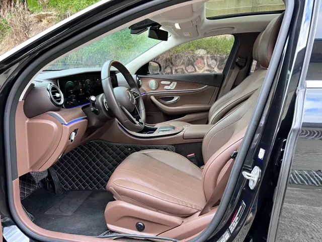 Mercedes-Benz E-Class — Фото автомобиля 4