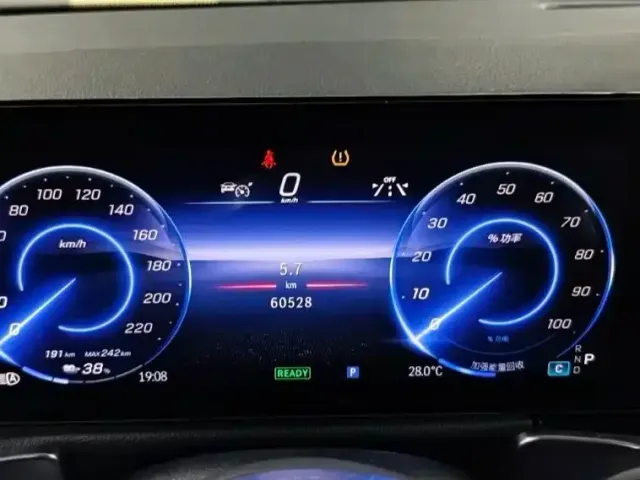 Mercedes-Benz EQB — Фото автомобиля 11