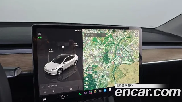 Tesla Model Y — Фото автомобиля 19