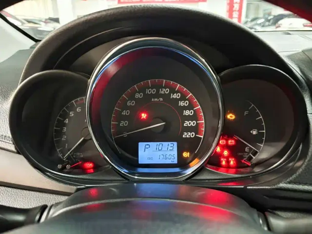 Toyota Vios — Фото автомобиля 12