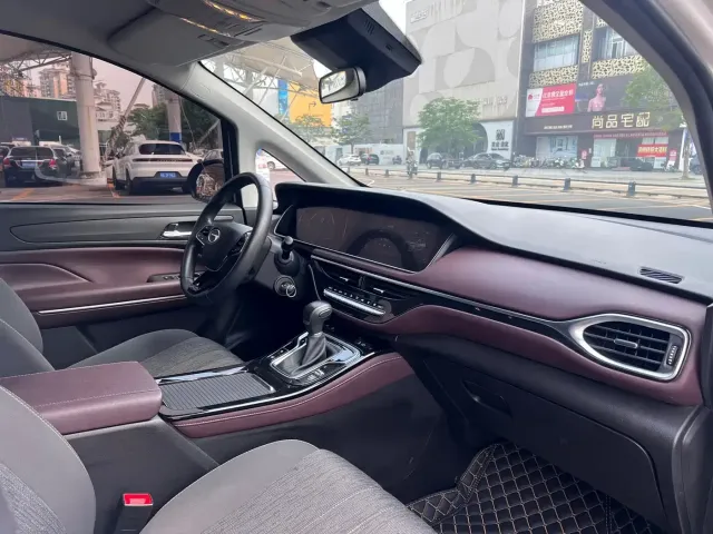 GAC Trumpchi M6 — Фото автомобиля 21