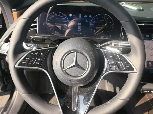 Mercedes-Benz E-Class — Фото автомобиля 15